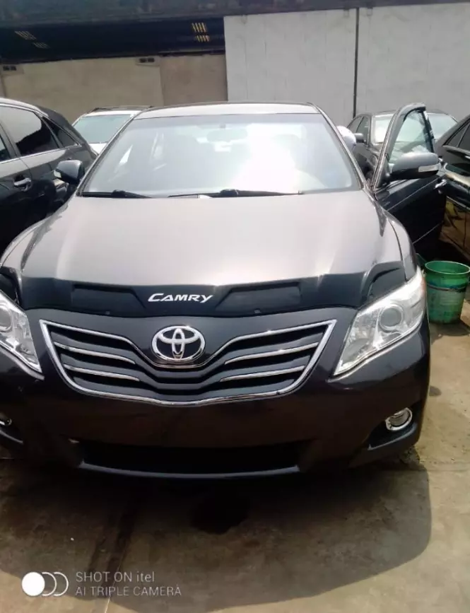 Toyota Camry - 2009