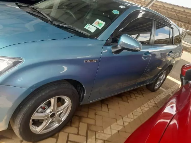 Toyota Fielder hybrid