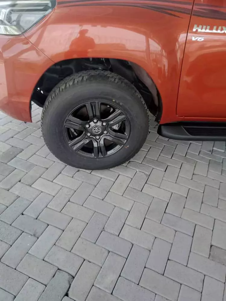 Toyota Hilux