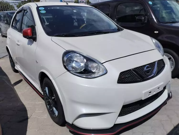 Nissan March 