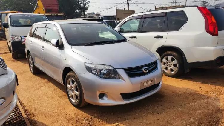 Toyota Fielder 