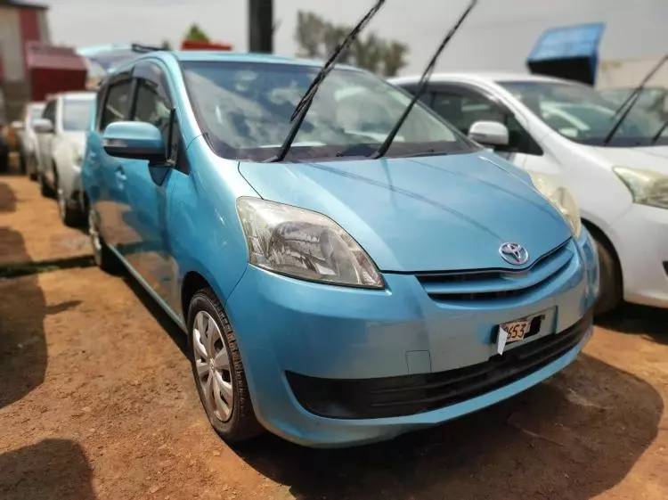 Toyota Passo Sette