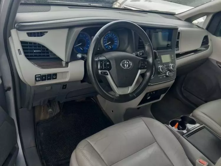 Toyota Sienna