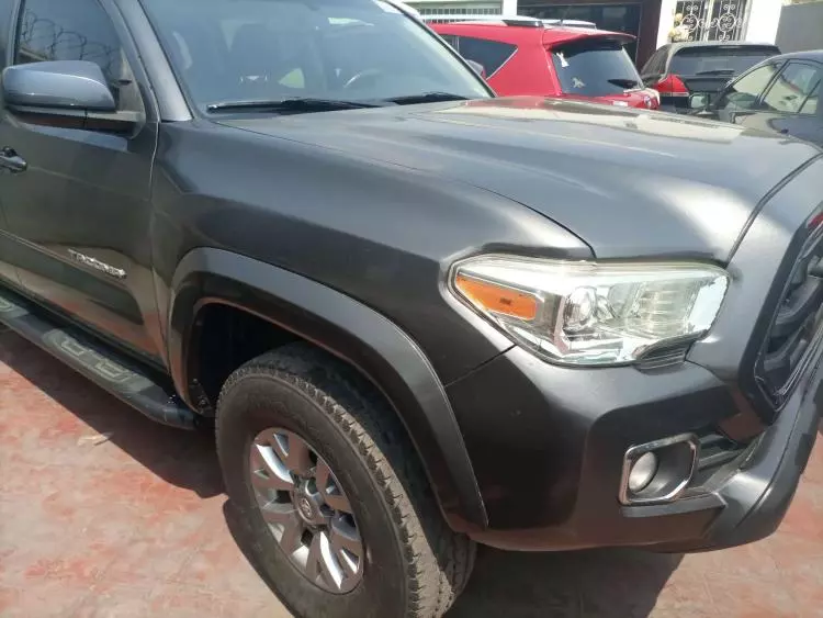 Toyota Tacoma