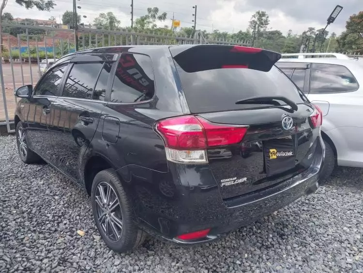 Toyota Fielder hybrid