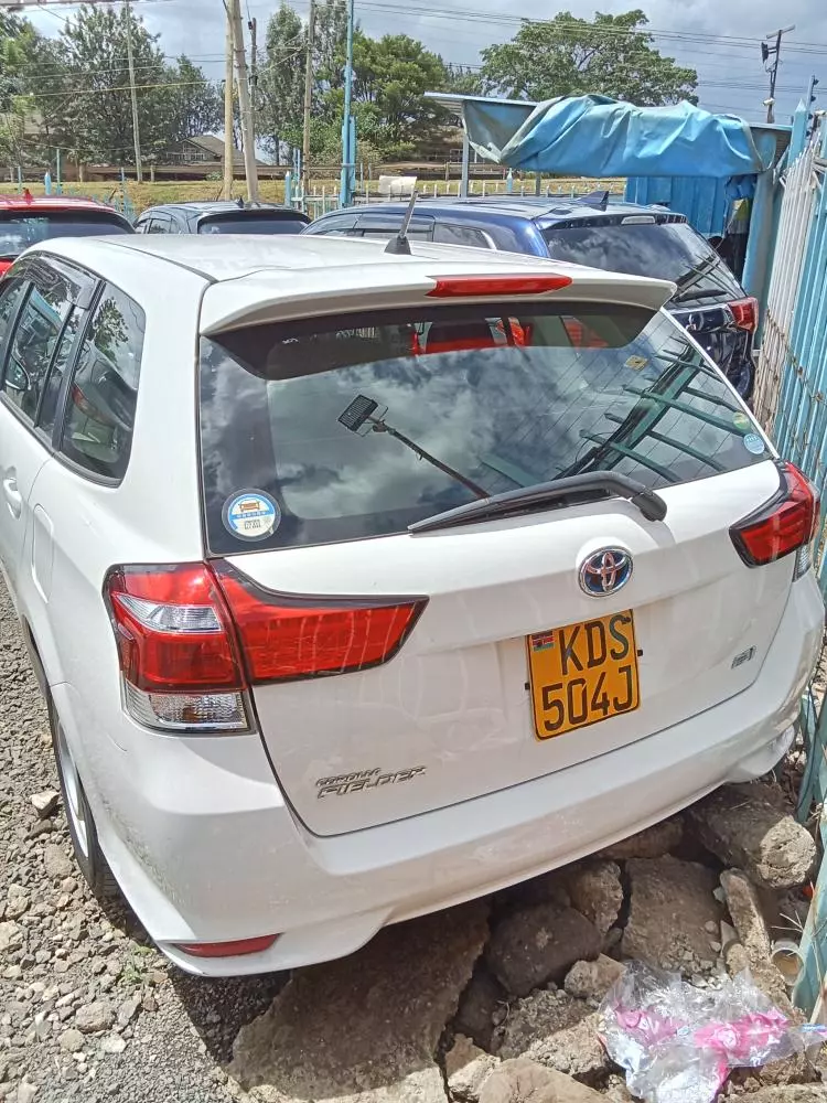 Toyota Fielder hybrid