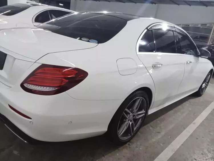Mercedes-Benz E 200