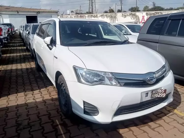 Toyota Fielder hybrid