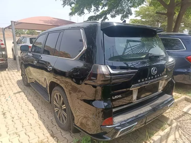 Lexus LX 570