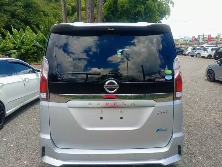 Nissan Serena Hybrid 
