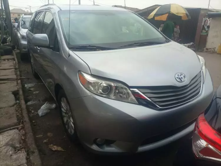 Toyota Sienna