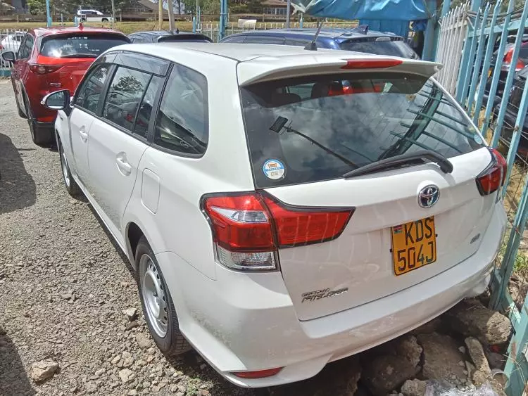 Toyota Fielder hybrid