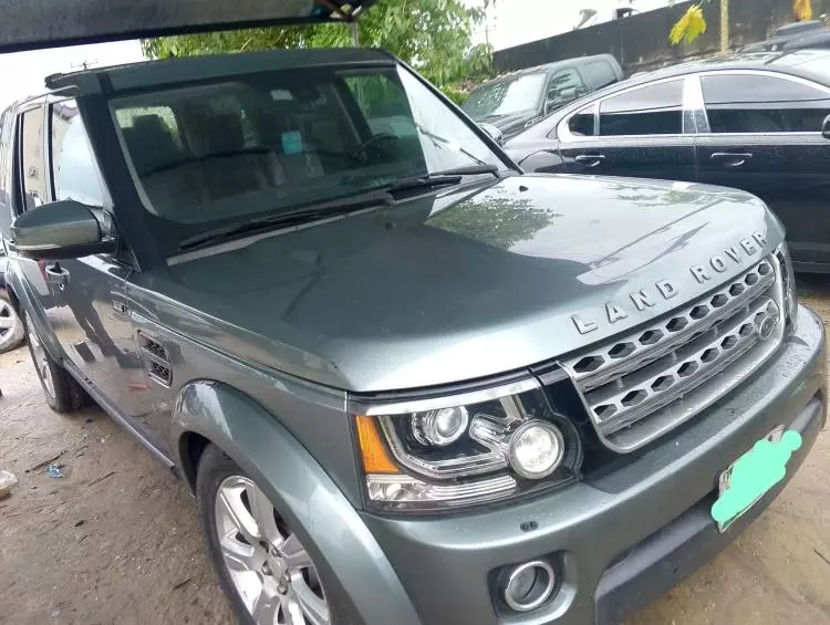 Land Rover LR 4