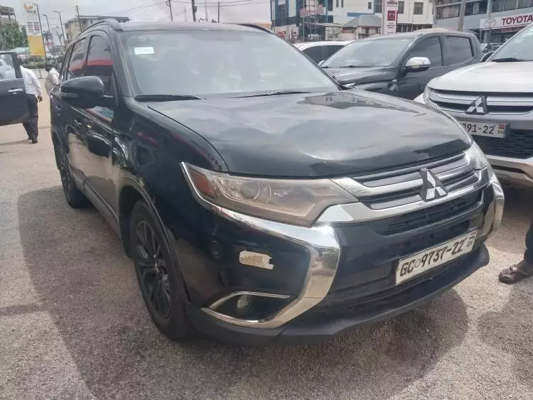 Mitsubishi OUTLANDER