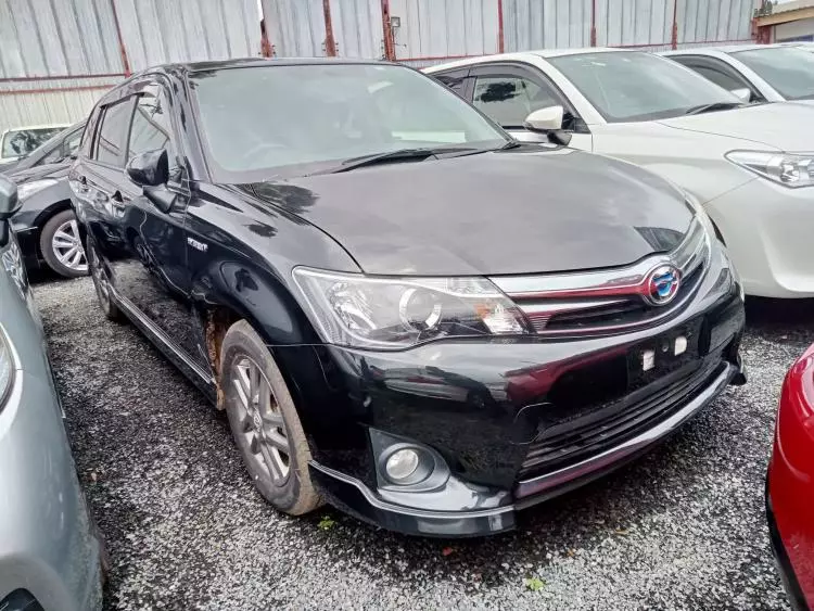 Toyota Fielder hybrid 