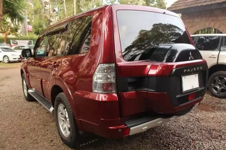 Mitsubishi Pajero Exceed