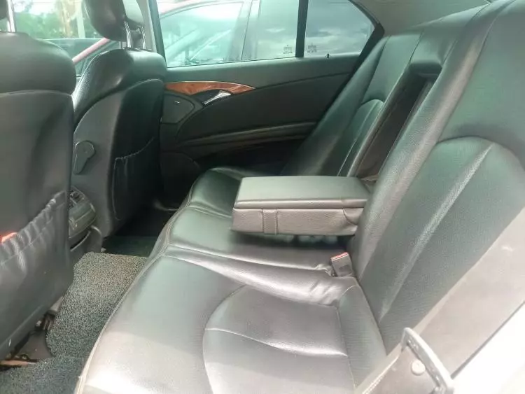Mercedes-Benz E200