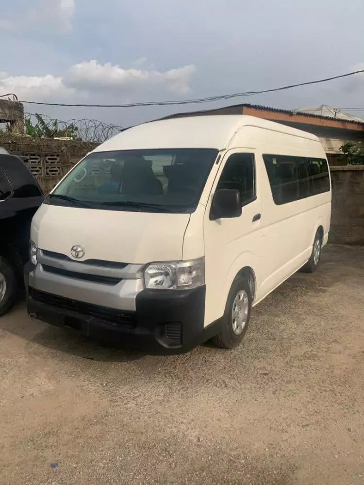 Toyota Hiace (High Roof)