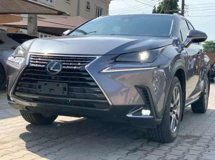 Lexus NX 300