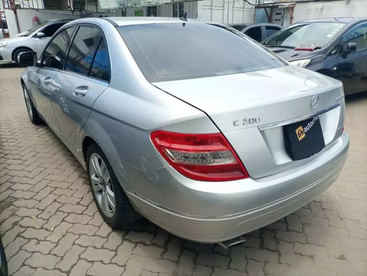 Mercedes-Benz C 200