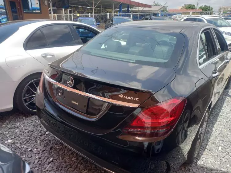 Mercedes-Benz C 300