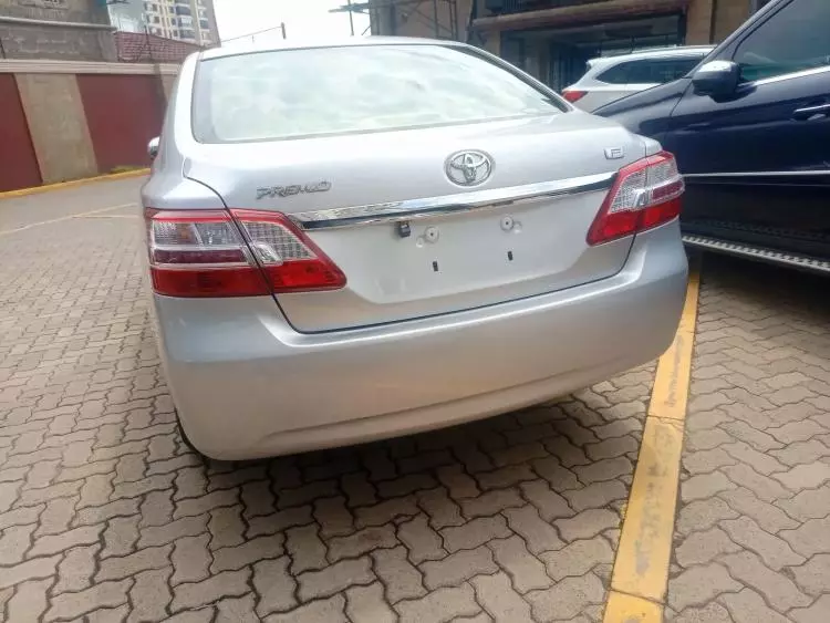 Toyota Premio 