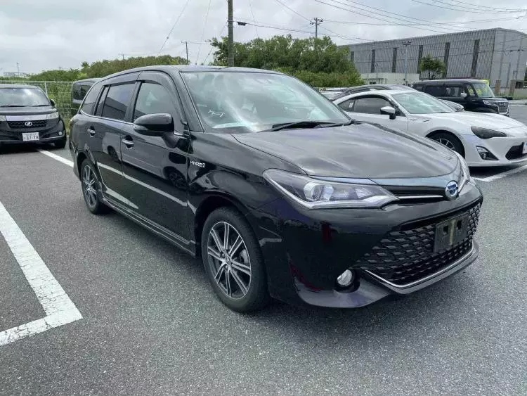 Toyota Fielder hybrid 