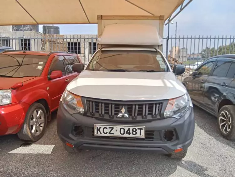 Mitsubishi L200 Single Cabin