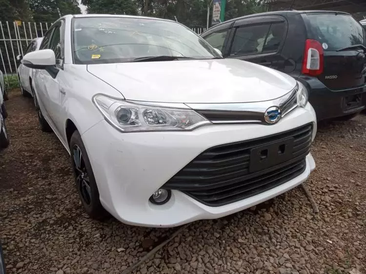 Toyota Axio hybrid 