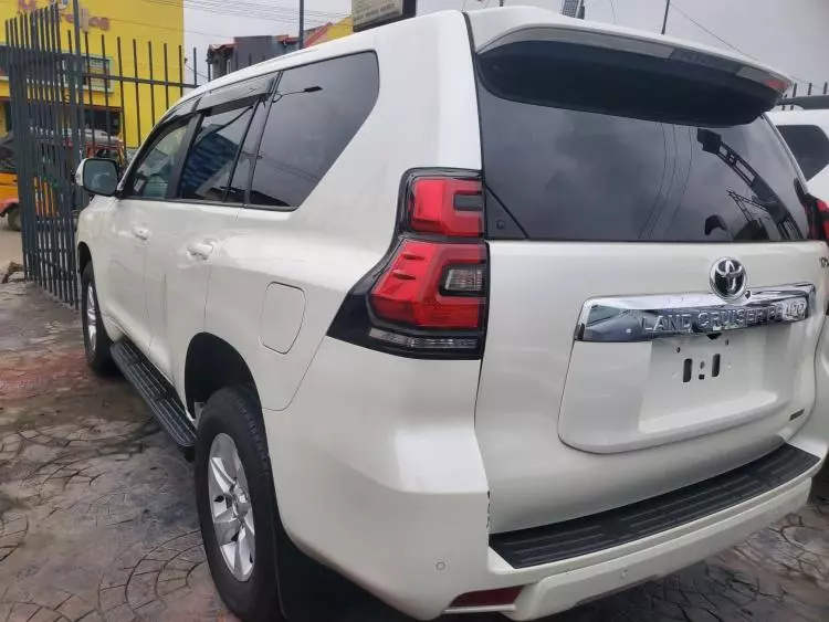 Toyota Landcruiser Prado