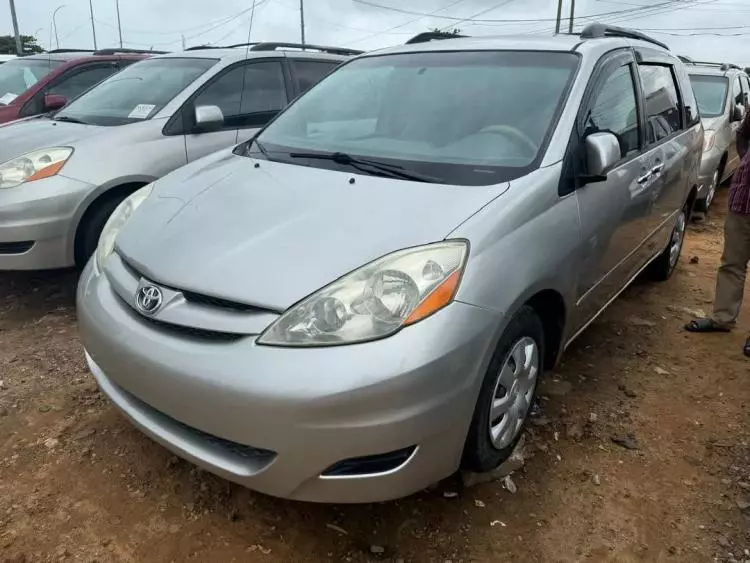 Toyota Sienna