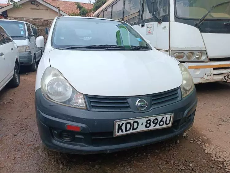 Nissan Advan 