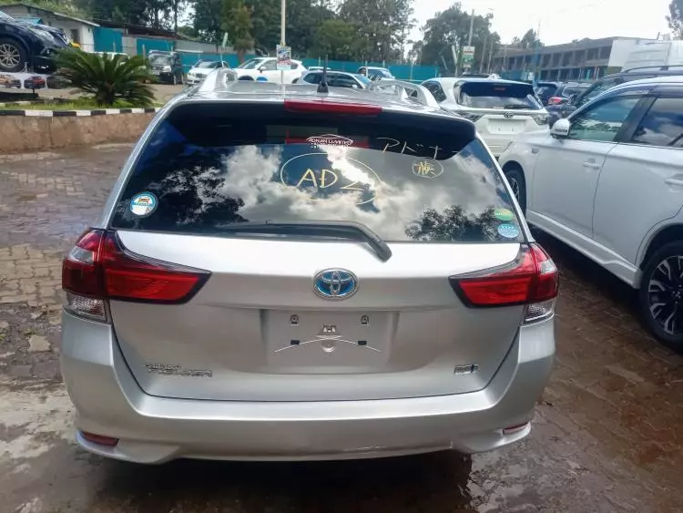 Toyota Fielder hybrid