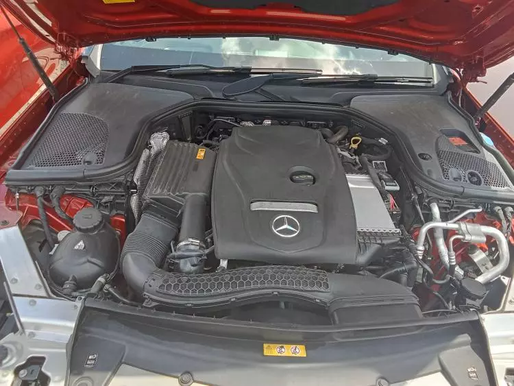 Mercedes-Benz E 200