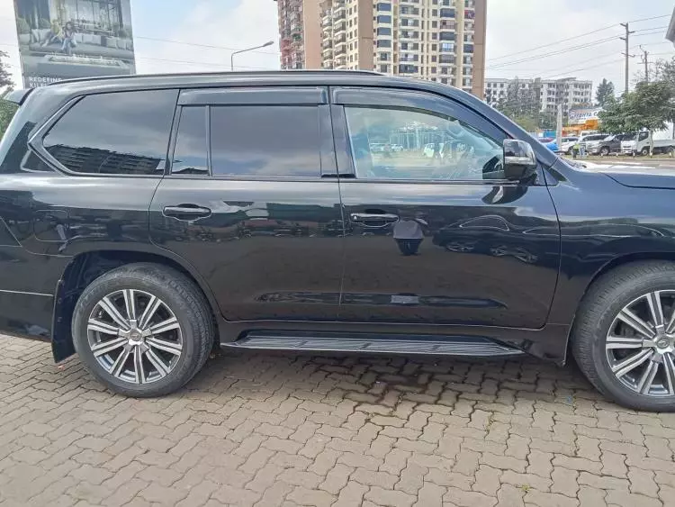 Lexus LX 570