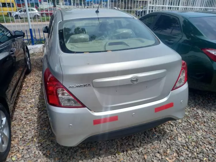 Nissan Almera