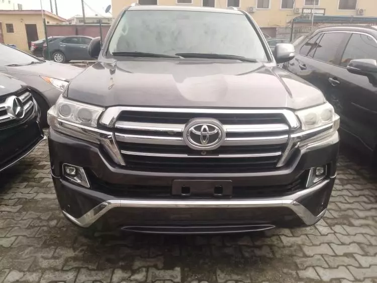 Toyota Land Cruiser VX