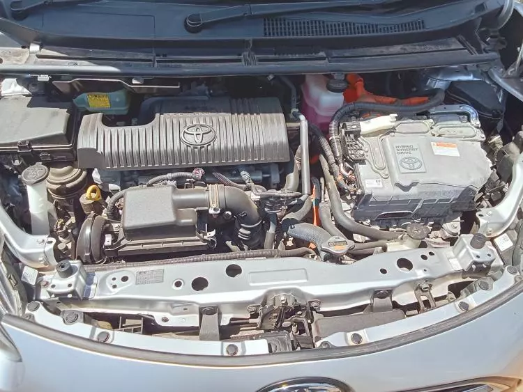 Toyota Sienta Hybrid 