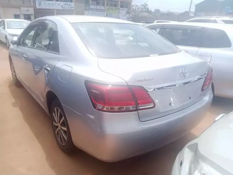 Toyota Premio
