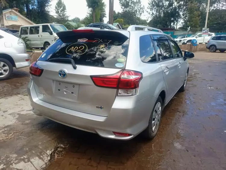 Toyota Fielder hybrid