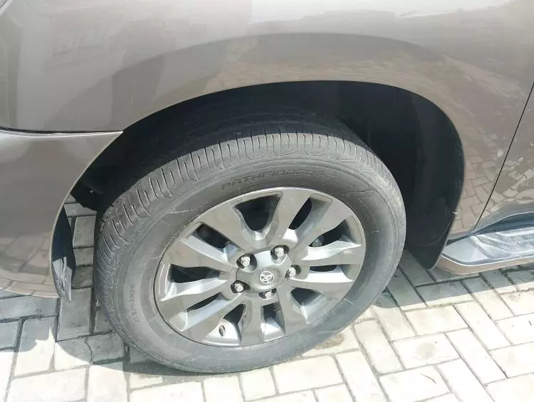 Toyota Sequoia