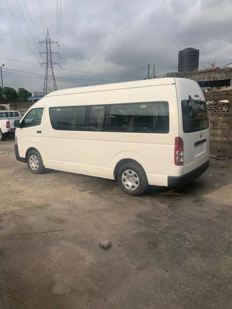 Toyota Hiace (High Roof)