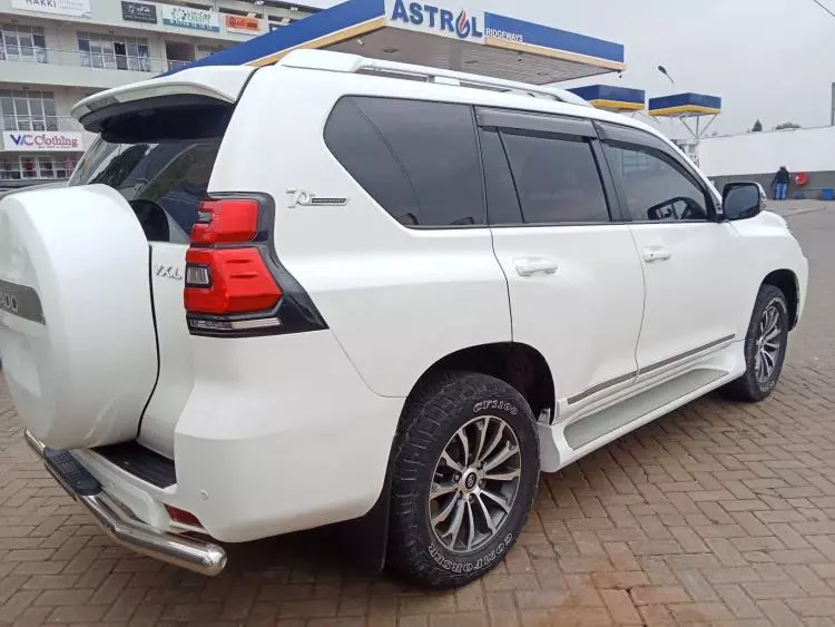 Toyota Land Cruiser Prado VX.L