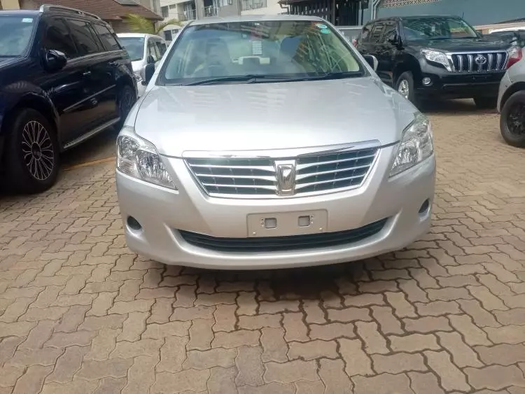 Toyota Premio 
