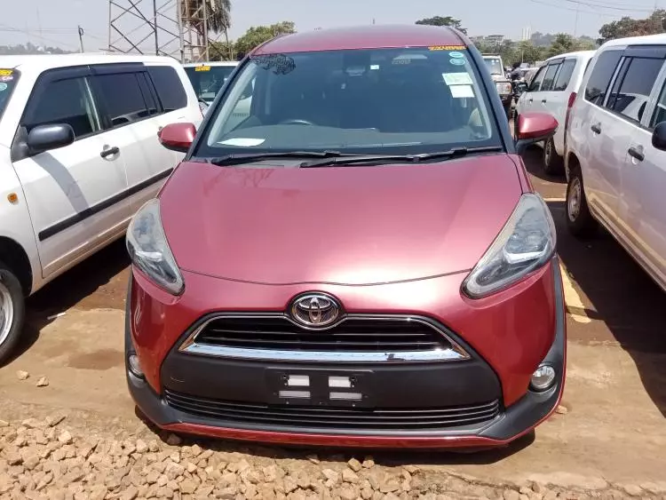 Toyota Sienta