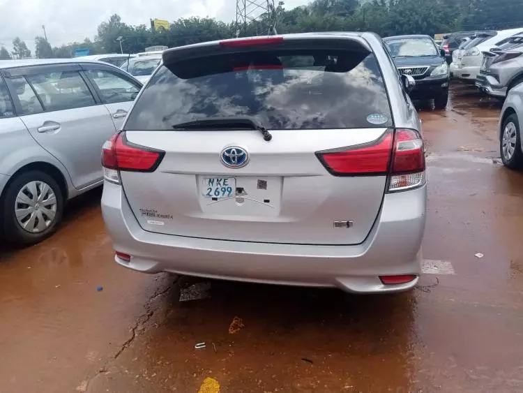 Toyota Fielder hybrid