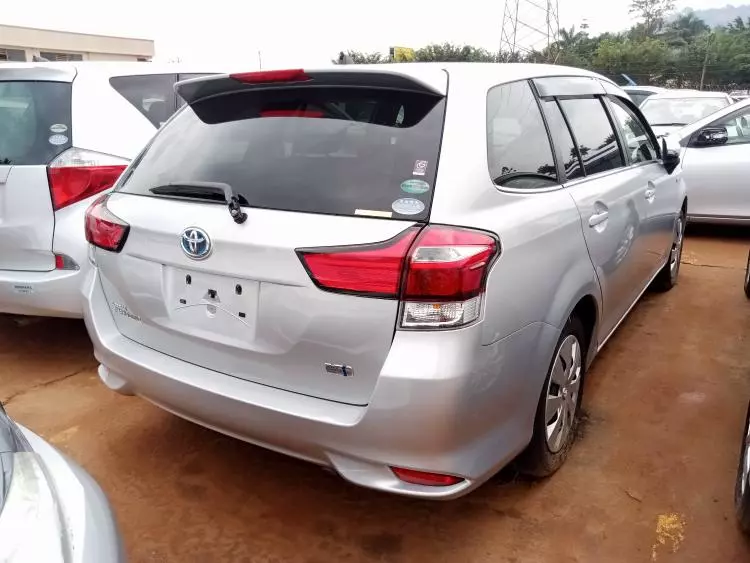 Toyota Fielder hybrid