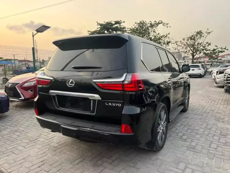 Lexus LX 570