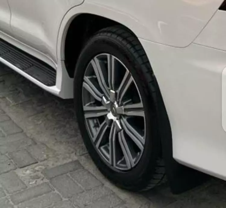 Lexus LX 570