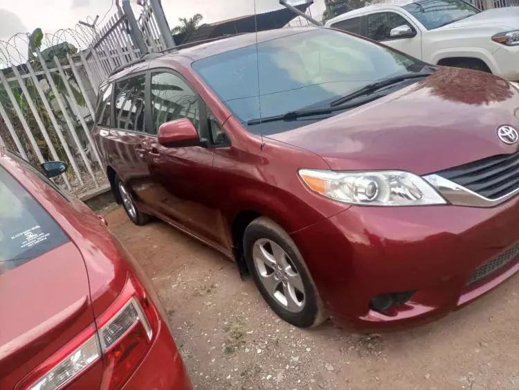 Toyota Sienna